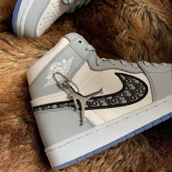 DIOR x Jordan Air Jordan 1 High Og \'White Wolf Grey\' High-top Size: US 8.5. main image 4